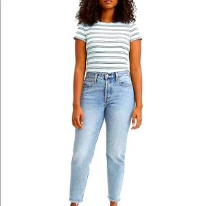 Never worn Women’s Levi’s Wedgie Fit ankle fit jeans